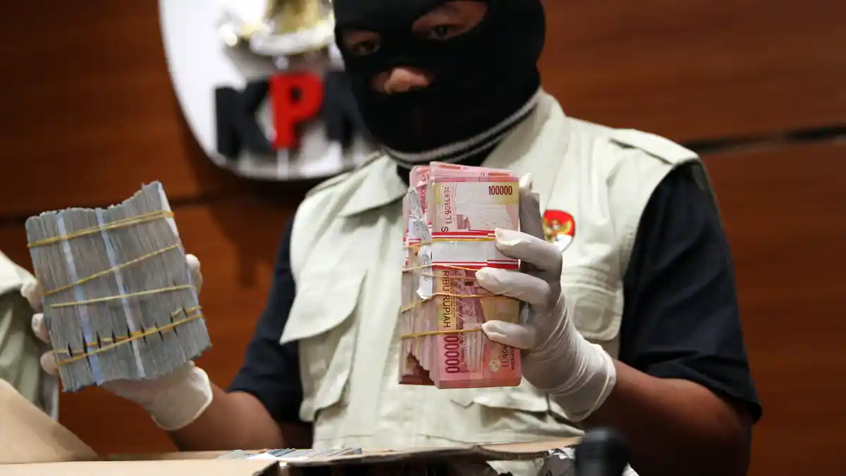 Ditahan KPK, Bupati Lampung Tengah Harap Pendukungnya Bersabar