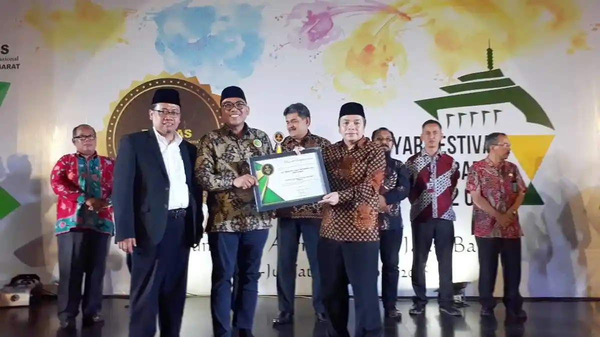 Inisiatif Zakat Indonesia Raih Anugerah LAZ Terbaik 2018