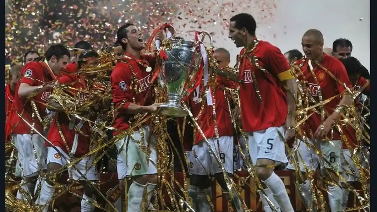 21 Mei 2008, Cristiano Ronaldo Angkat Trofi Si Kuping Besar untuk Pertama Kali