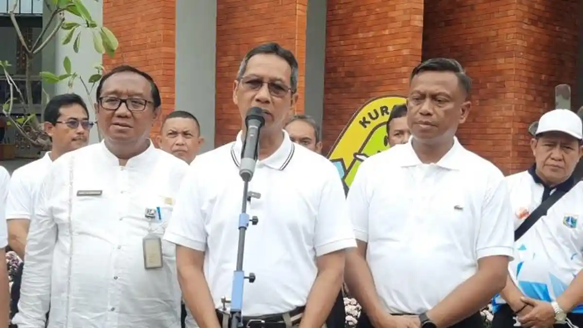 Heru Budi Persilakan Caleg dan Timses Capres Ambil Sampah APK, Dinas LH DKI: Kami Daur Ulang