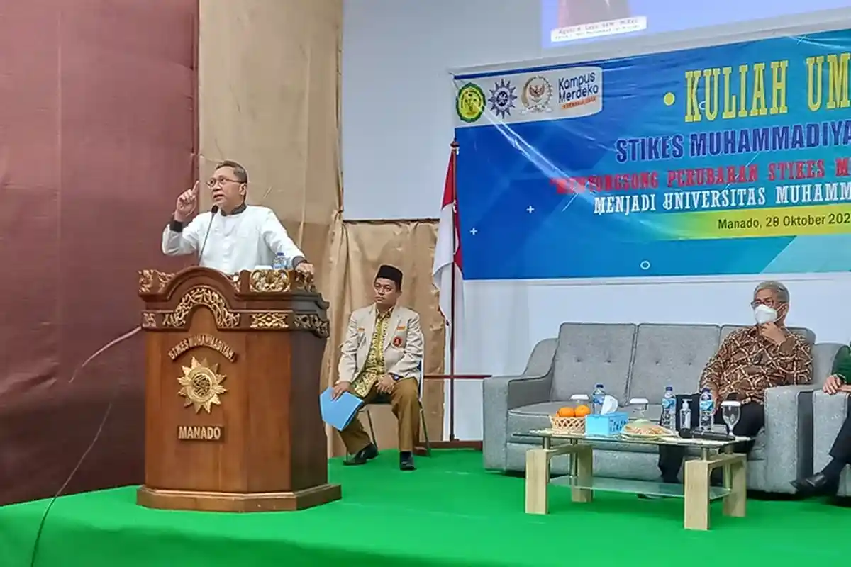 Di Depan Ketua MPR Zulkifli Hasan, Rivai Berharap Stikes Muhammadiyah Manado Bisa Jadi Universitas