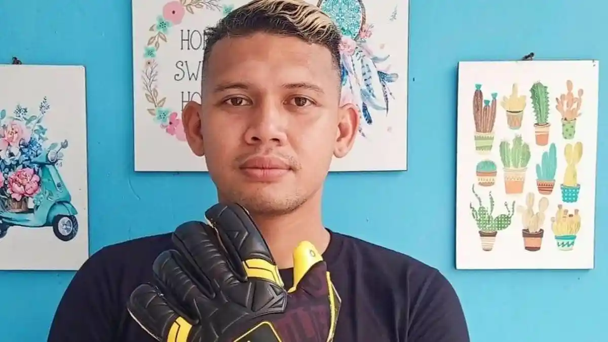 Muhammad Ridwan Idolakan Mantan Kiper Timnas Hendro Kartiko