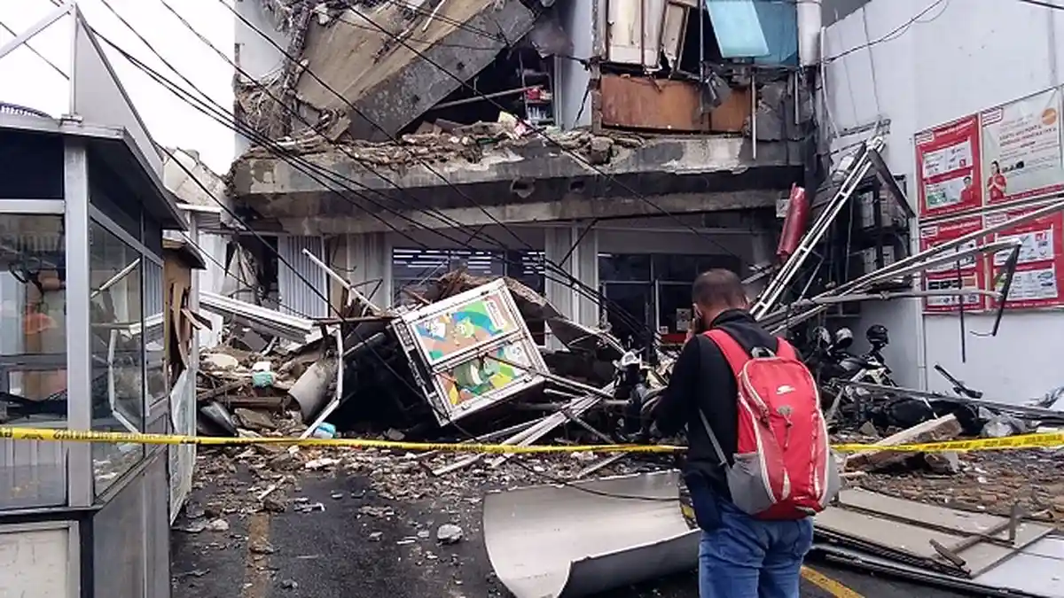 Sudah Dicek Basarnas, Ini Penyebab Gedung 4 Lantai di Jalan Brigjen Katamso Ambruk