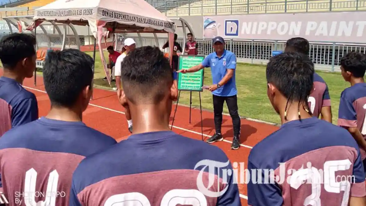 I Putu Gede Ungkap Senioritas Jadi Alasan PSG Gresik Menggaet eks Timnas Indonesia Arif Suyono