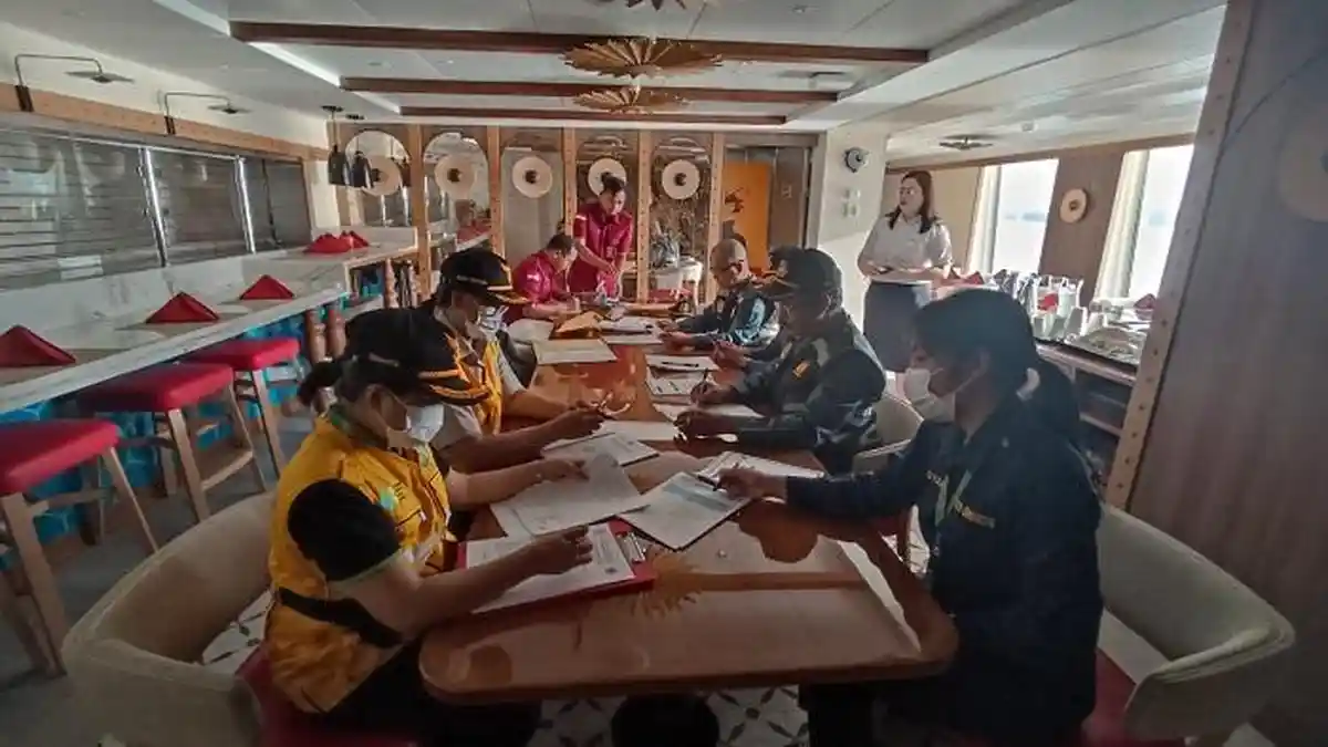 Imigrasi Denpasar Permudah Pemeriksaan Imigrasi dengan Dilakukan di Atas Kapal Pesiar