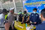 Polres-Nganjuk-tes-urine-kru-angkutan-umum.jpg