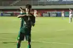 pemain-persebaya-nomor-punggung-10-taisei-marukawa-merayakan-gol.jpg