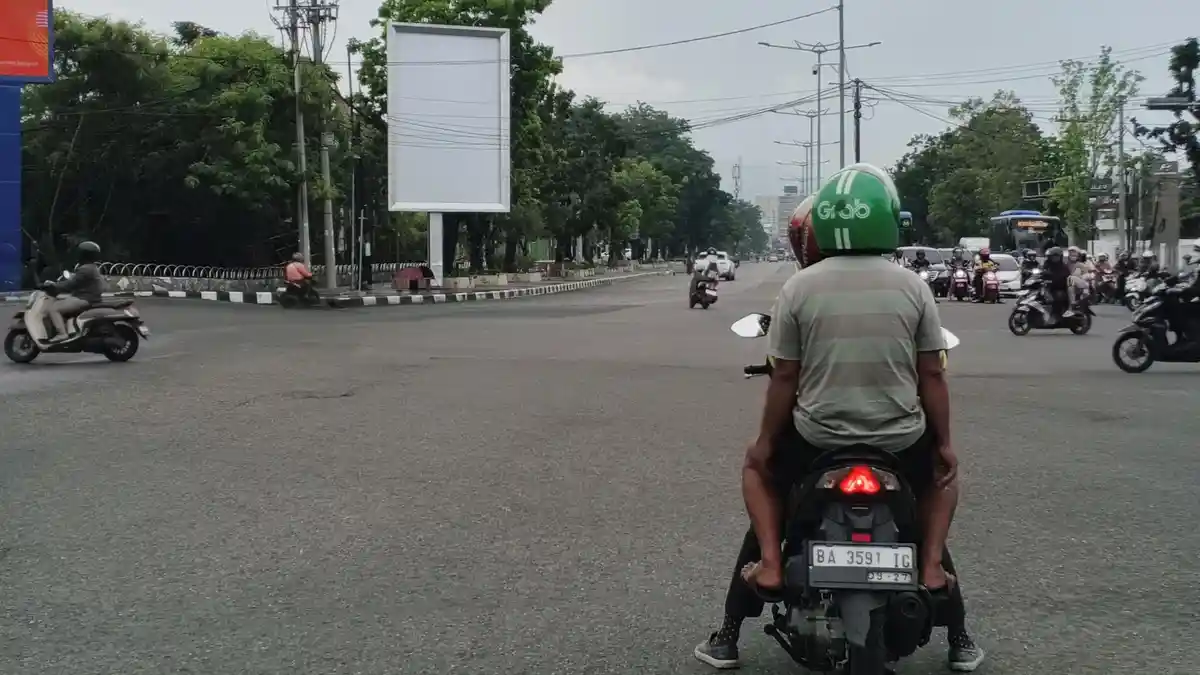 Cuaca Padang Rabu 29 April 2026 Cerah Berawan, Malam Berpotensi Hujan Ringan