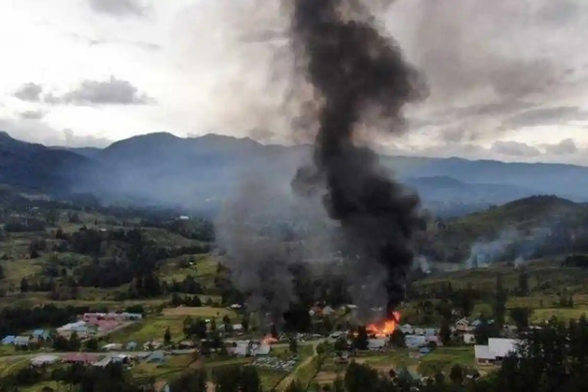 KKB Papua Berulah Lagi, Bakar Honai di Kampung Mbamonggo Intan Jaya Usai Tembaki Prajurit TNI