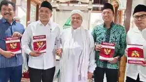 menkop-Ferry-Juliantono-dan-habib-rizieq.jpg