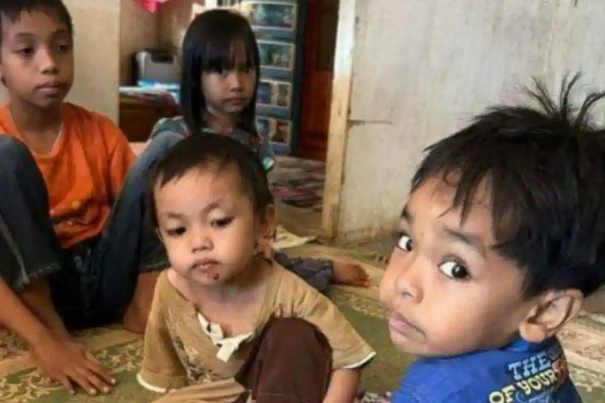 KISAH PILU, 4 Anak Ratapi Jenazah Ibunya Korban Kecelakaan, Hanya Ditemani Nenek yang Sakit Stroke