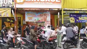 Bingxue-Indonesia-bagikan-ratusan-takjil.jpg