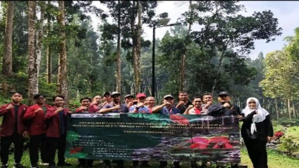 Telkom University Purwokerto Pasang PJU Surya di Tirta Sena–Curug Muntu, Dukung Wisata Banyumas