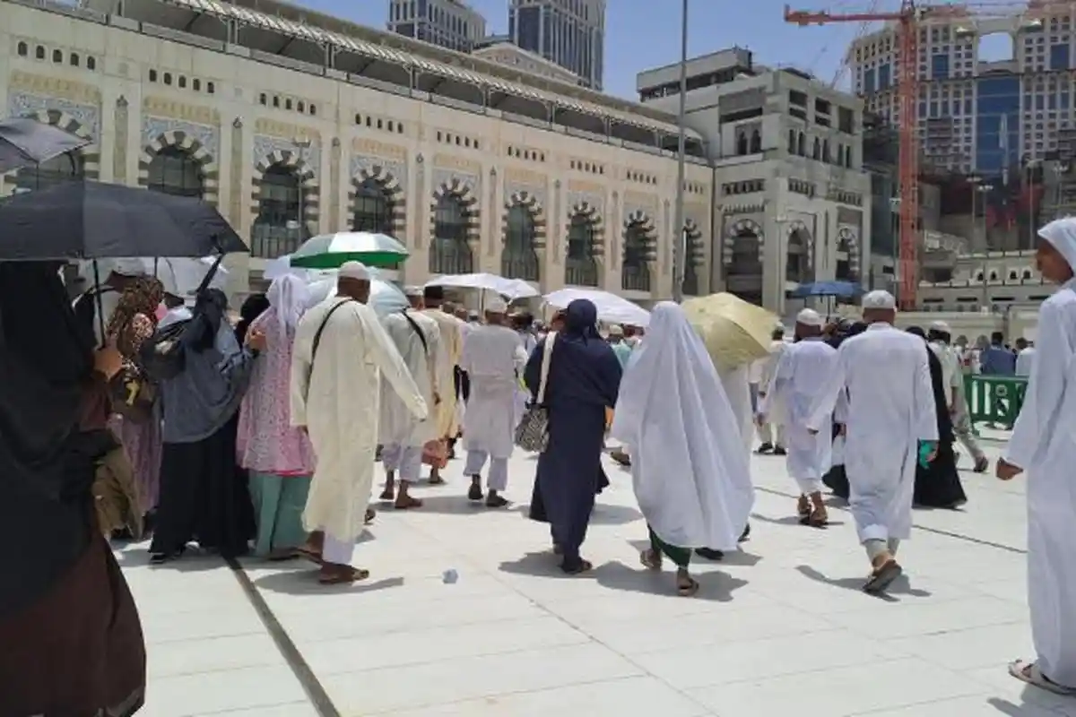 Semangat Melaksanakan Ibadah Haji Membuat Panas Kota Makkah Seakan Tak Terasa