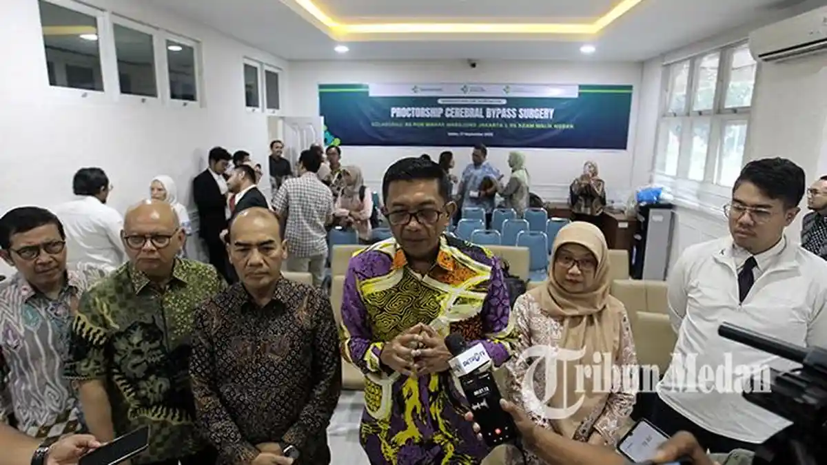 Berita Foto: RSUP H Adam Malik Perdana Melayani Operasi Bypass Pembuluh Darah Otak - 27092025_RSUP_HAM_LAYANI_OPERASI_BYPASS_SEREBROVASKULAR_DANIL_SIREGAR__4_JPG.jpg