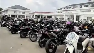 Ribuan-Warga-Serbu-RSJ-Aceh-Urus-Syarat-Daftar-Manajer-Kopdes-Merah-Putih_2026.jpg