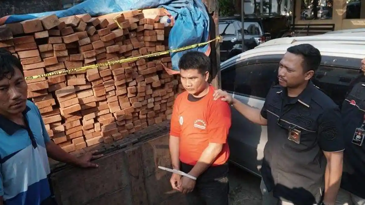 Perampok Sekap Sopir Truk Lalu Membuangnya di Lamongan