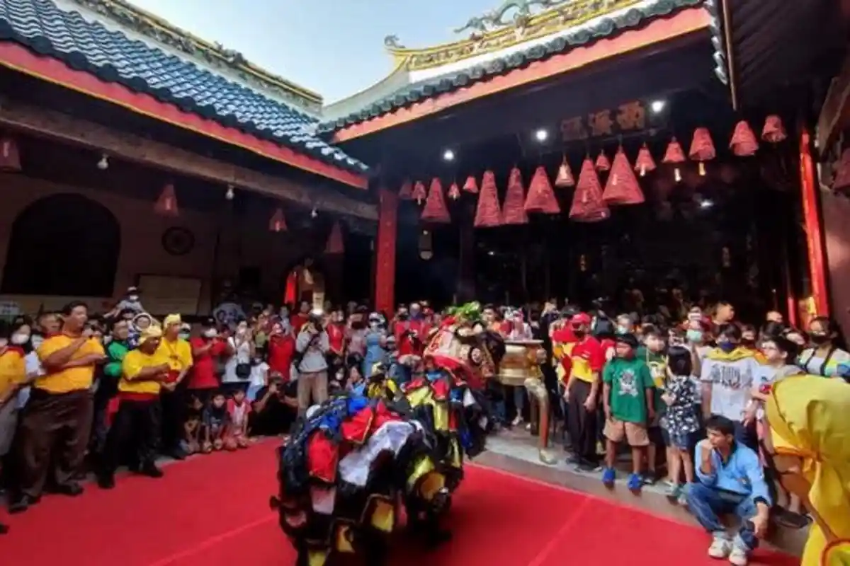 Edi Ajak Keluarga Nonton Kirab Budaya Cheng Ho : Mau Lihat Barongsai