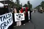 Kembalikan Kepercayaan Komunitas Mumo Gelar Bomb Takjil Gratis