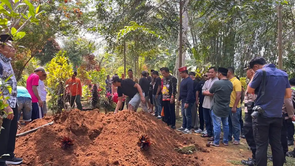 Diduga Jadi Korban Perundungan, Makam Bocah di Wonosobo Dibongkar