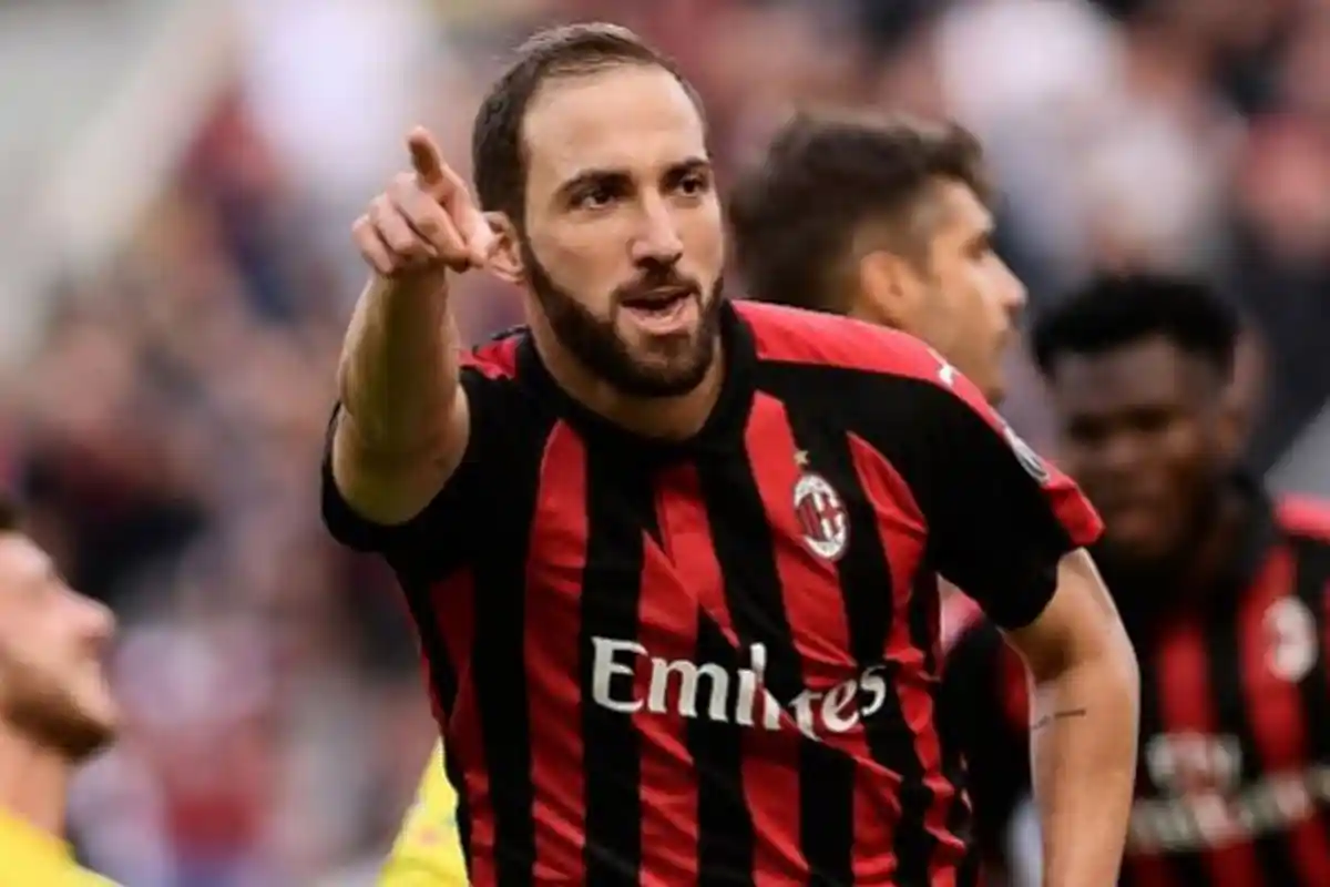 5 Pemain yang Terkena Kutukan Nomor Punggung 9 AC Milan, Mulai Alexandre Pato hingga Gonzalo Higuain
