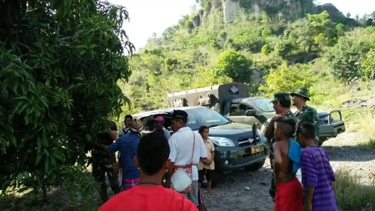 Warga Tedakisa Senang Mobil Bisa Masuk Desanya