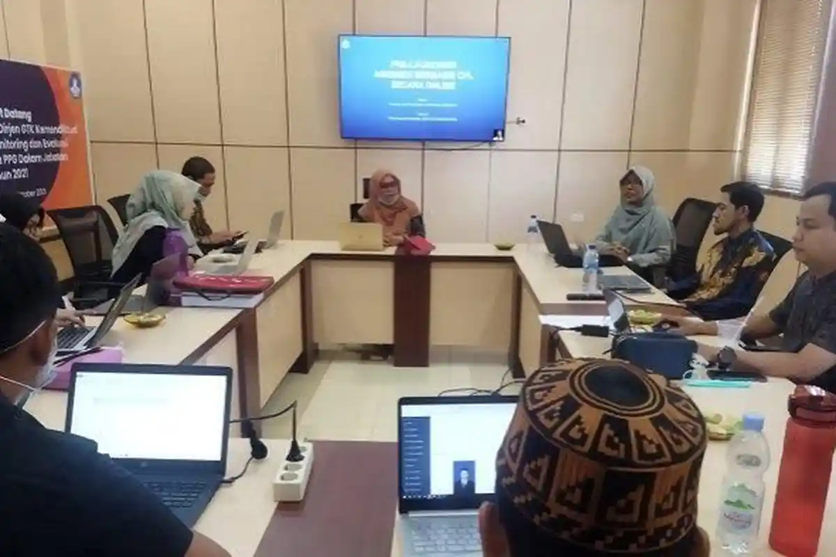 UBBG Luncurkan Aplikasi DC-LOM sebagai Upaya Menuju Smart University