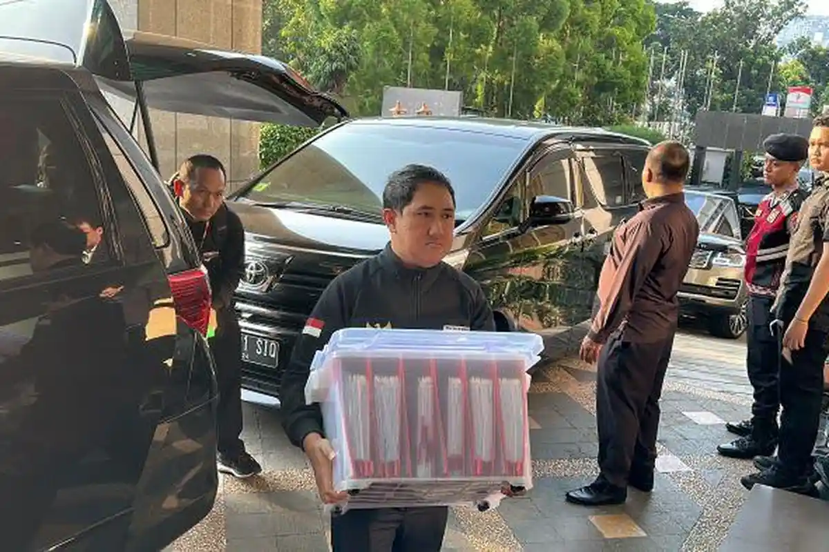 Ajukan Sengketa Pilpres 2024, Tim Ganjar-Mahfud Bawa Dokumen Gugatan Setebal 151 Halaman