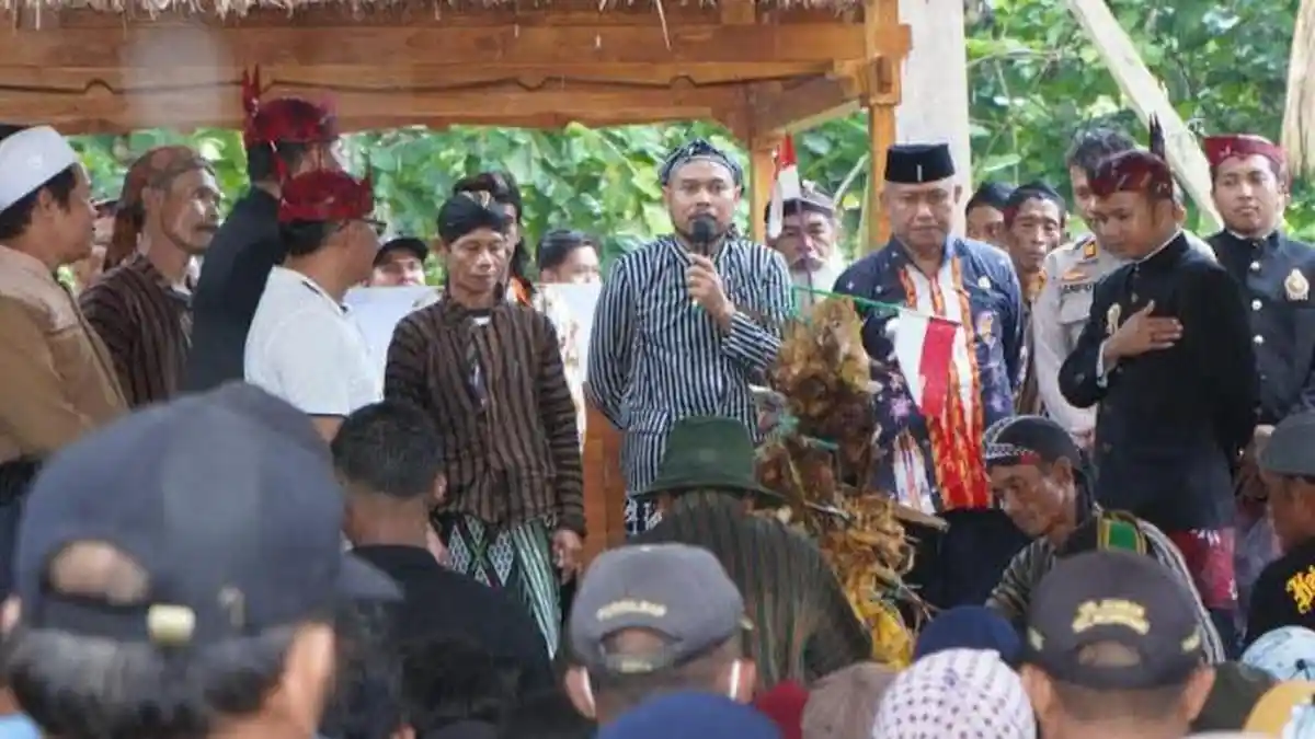 1.000 Ayam Panggang Warnai Tradisi Mendhak Sanggring di Desa Tlemang ...