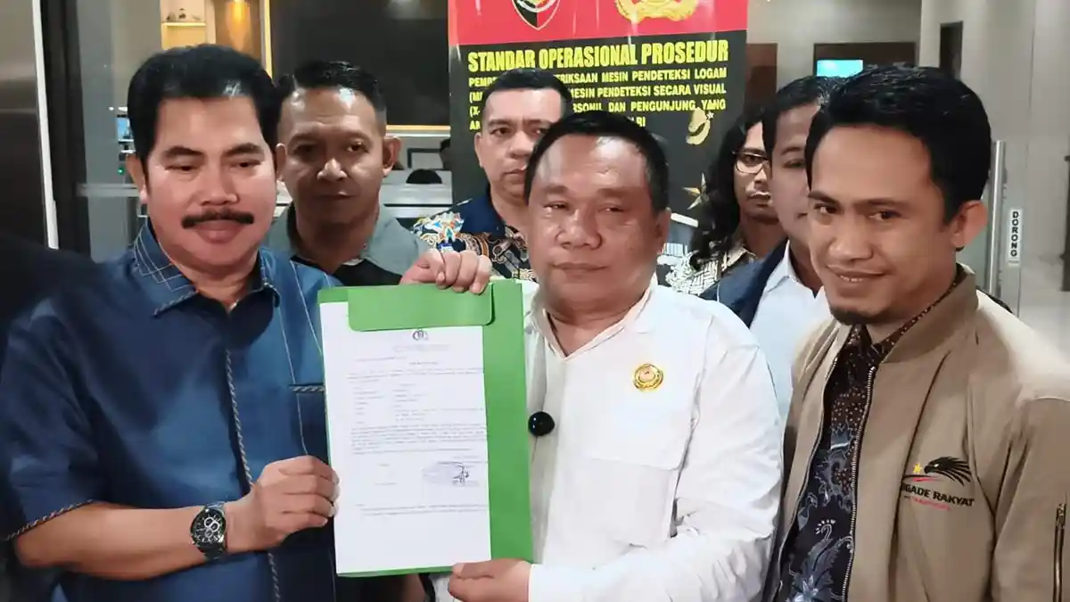 Saiful Mujani dan Islah Bahrawi Dipolisikan Atas Dugaan Makar dan Penghasutan