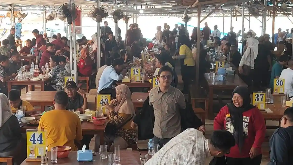Lempah Kuning Muara Semakin Eksis, Sehari Tembus Hingga 300 Kg Ikan Terjual, Ini Kunci Suksesnya - 20240109-warung-muata1.jpg