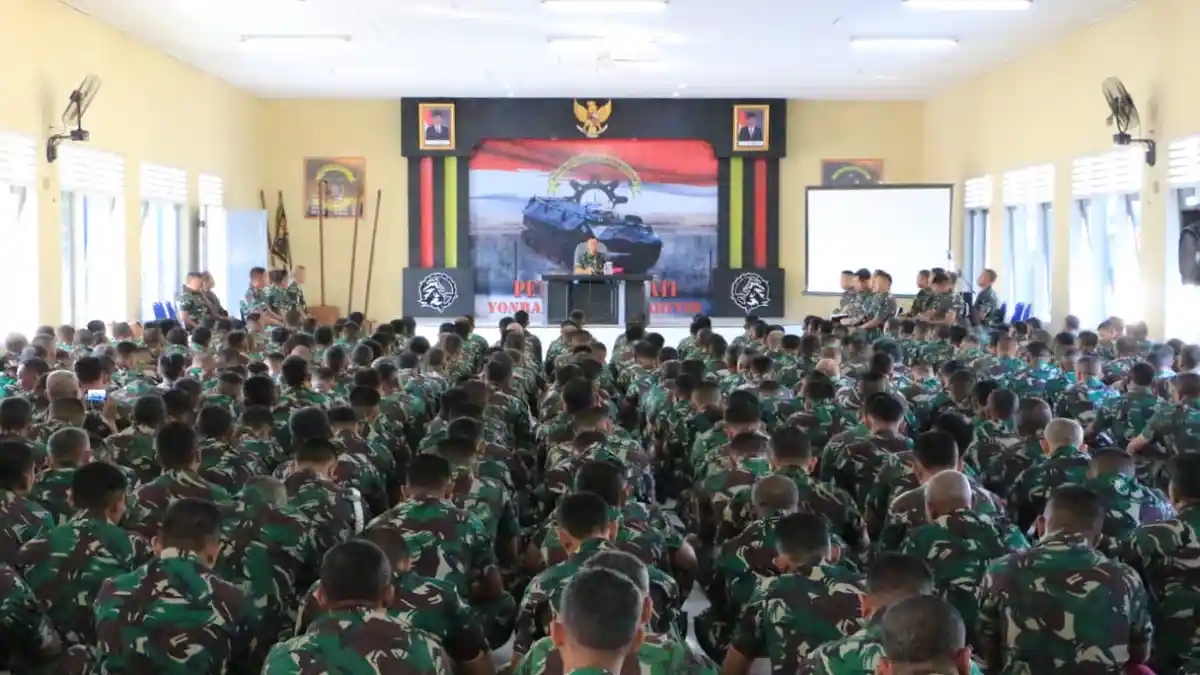 Prajurit Marinir Ikuti Lomba Marathon 5 K Di Surabaya