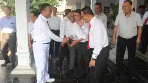 Pj-Wali-Kota-Tegal-Agus-usai-dilantik.jpg
