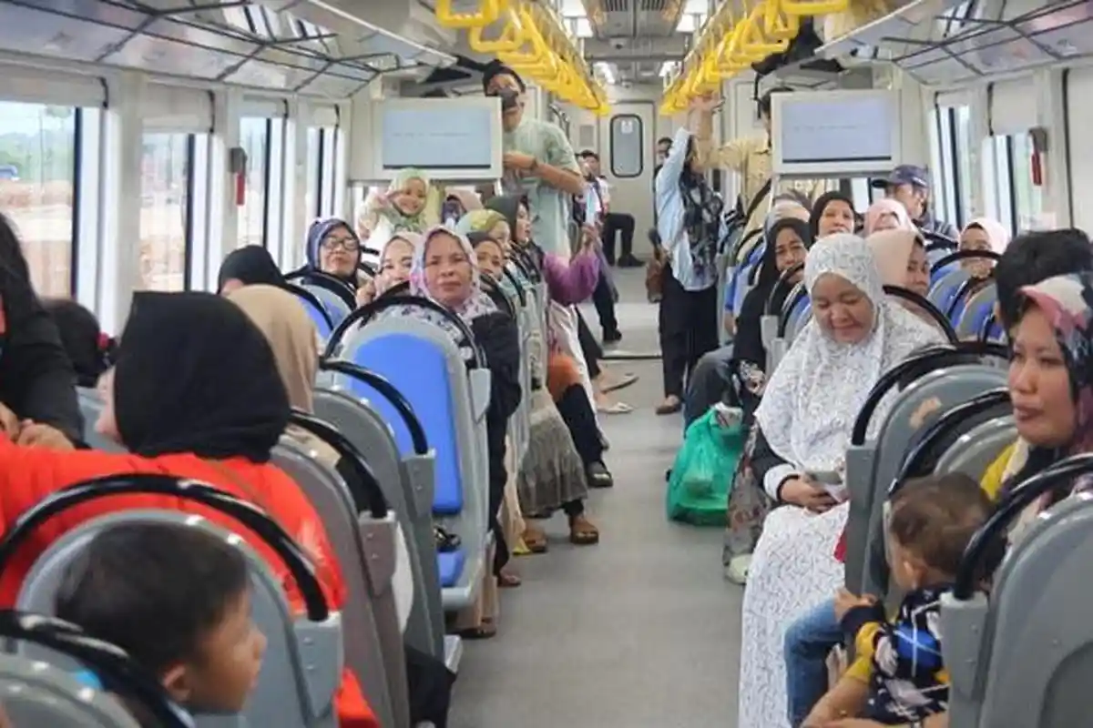 Animo Warga Sulawesi Terhadap Kereta Api Tinggi, KAI Sukses Layani 226.726 Penumpang Sepanjang 2023