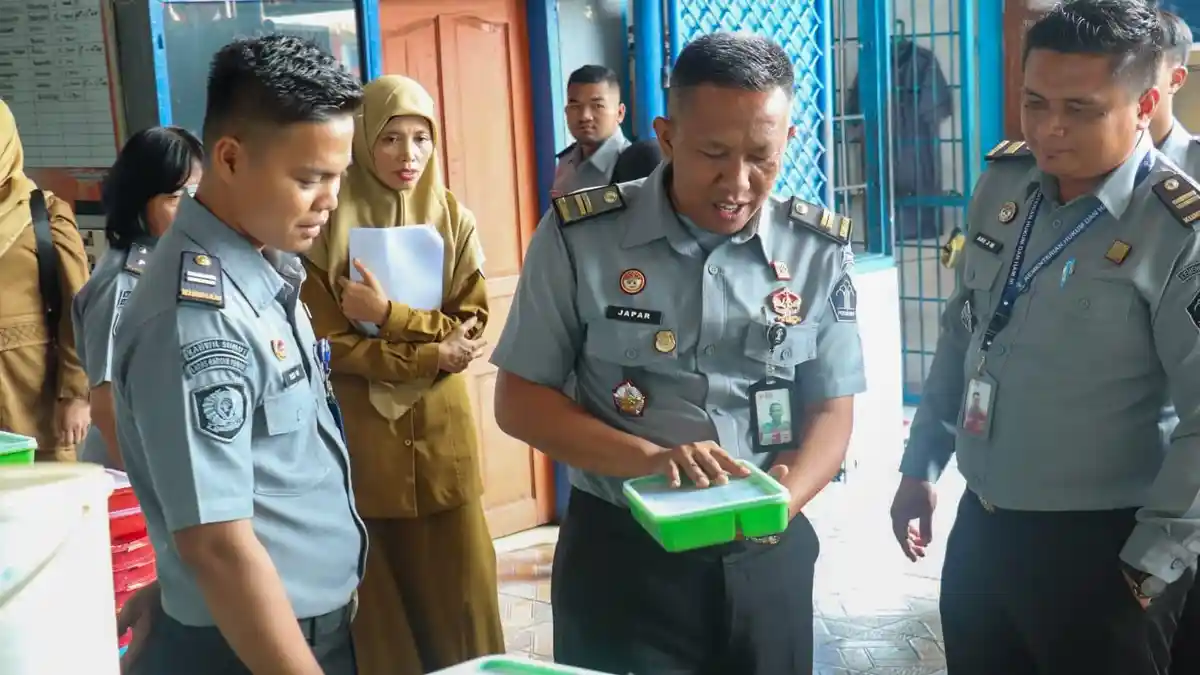Tim Uji Higiene Dinkes Labuhanbatu Cek Dapur dan Makanan di Lapas Rantauprapat