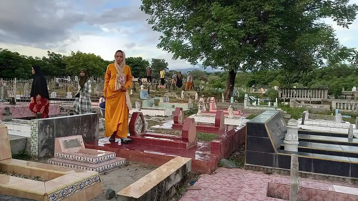 Tempat Pemakaman Umum Talise Masih Ramai Dikunjungi Peziarah