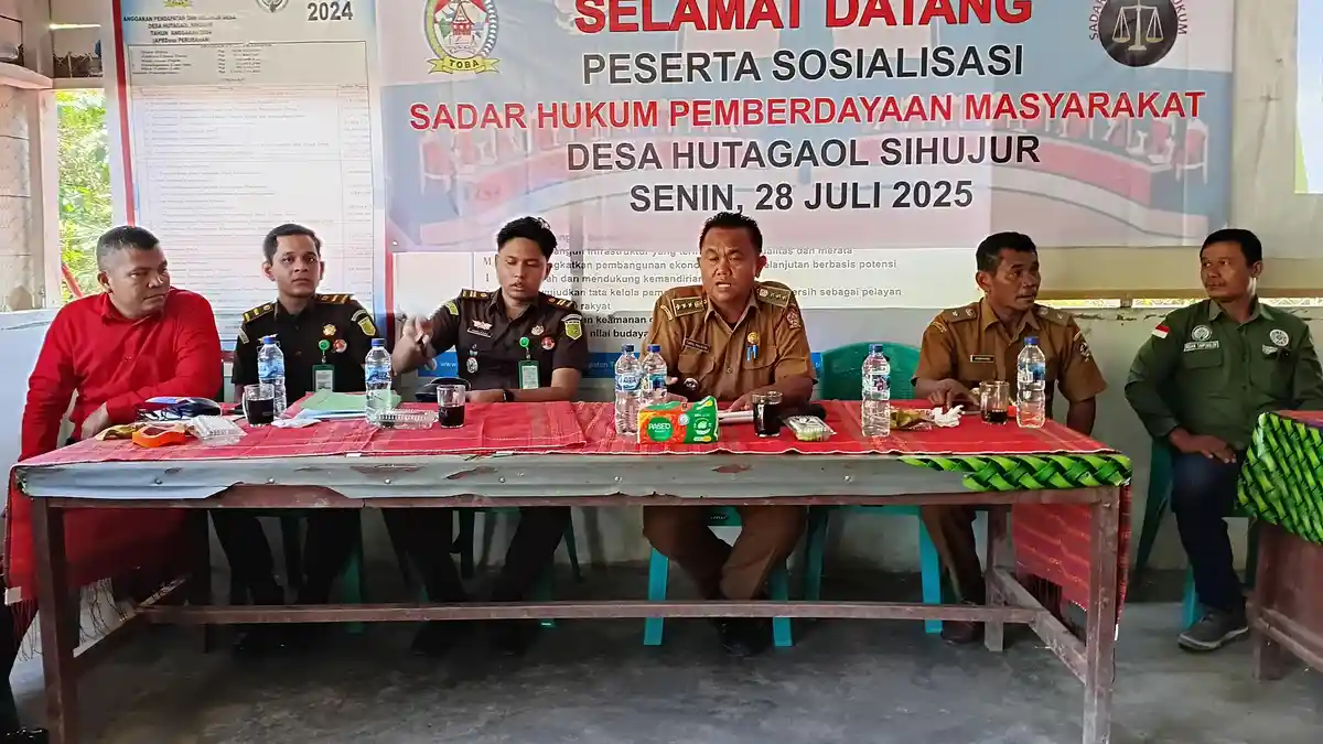 Sosialisasi Sadar Hukum, Kejari Toba : Warga Harus Proaktif Laporkan Pelanggaran