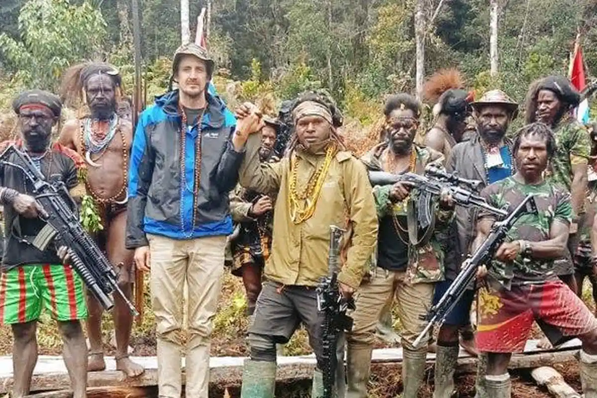 BERITA FOTO: Kondisi Terkini Pilot Susi Air, Kapten Philips Mark Methrtens yang Disandera KKB Papua - pilot-susi-air-egianus-kogoya-1032023.jpg