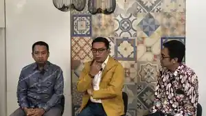 Gubernur-Jawa-Barat-Ridwan-Kamil-ditemui-di-Menara-Kompas-Palmerah-Jakarta-Rabu-822023.jpg