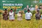 Percobaan 5 Hektar Berhasil, Khofifah Bersama LPPNU Panen Padi Organik Rendah Gula di Pasuruan