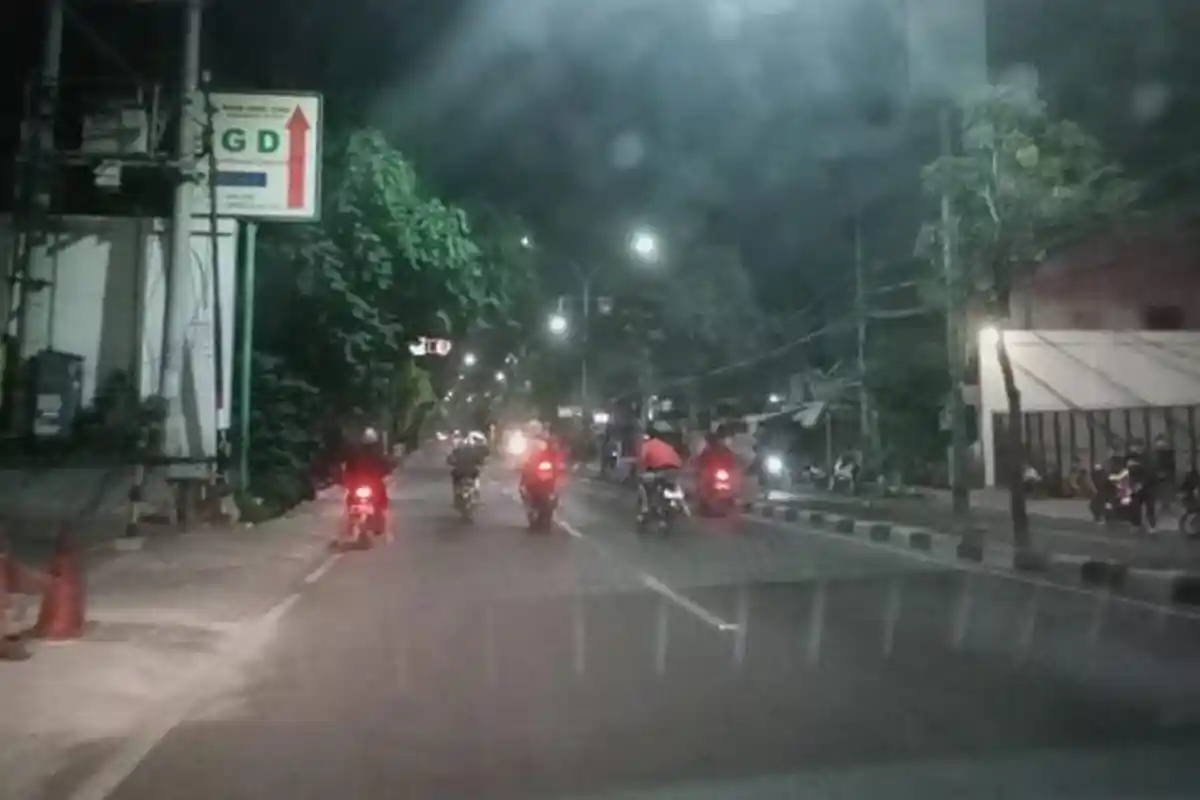 Jalan Raya RA Kartini Gresik Jadi Ajang Balap Liar Kelompok Remaja dengan Knalpot Brong Menggelegar