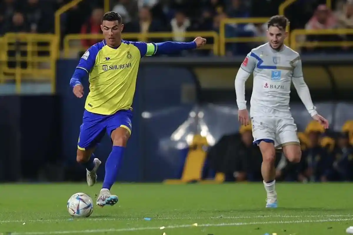 Ronaldo Nyaris Cedera di Liga Arab Saudi, Eks Striker Man United diserang Fans ke Lapangan