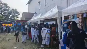 LAPAK-Lapak-UMKM-di-GOR-Labuan-Bajo-ramai-dikunjungi-pembeli.jpg
