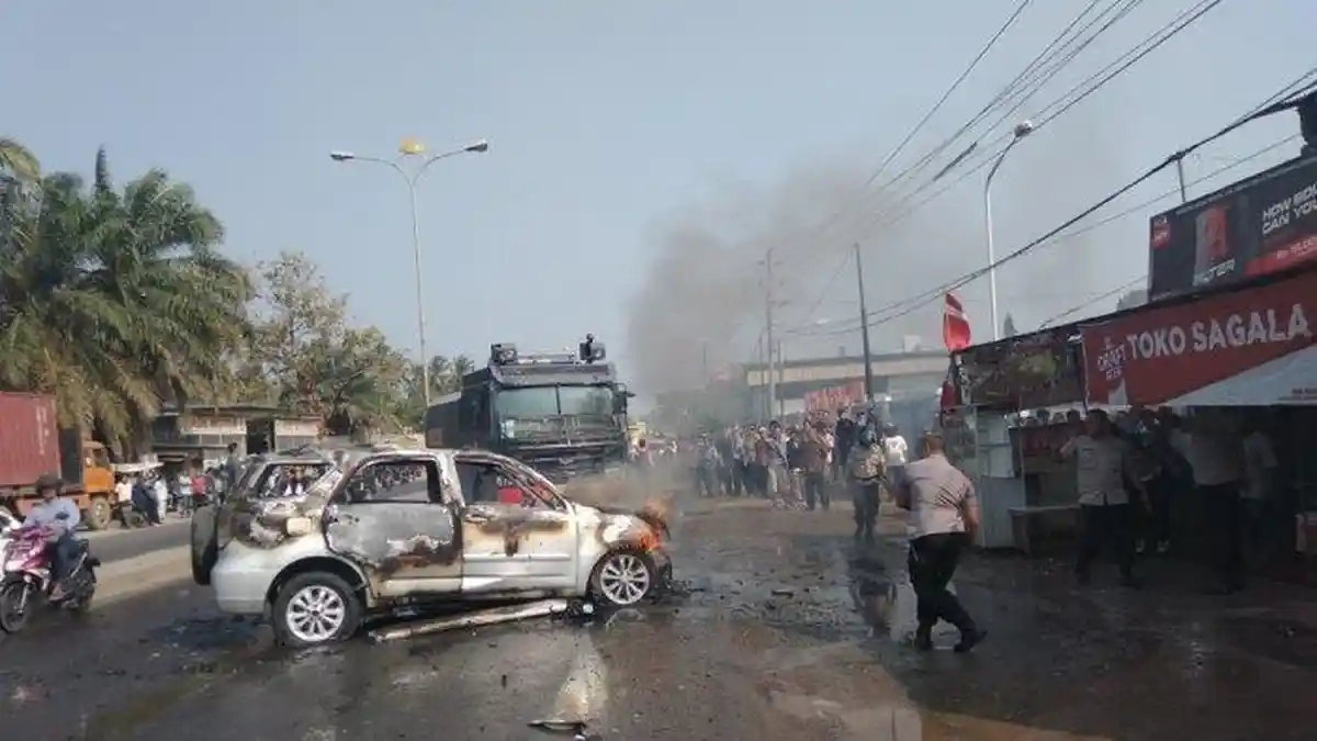Keluar SPBU, Mobil Daihatsu Terios Terbakar di Bandar Lampung