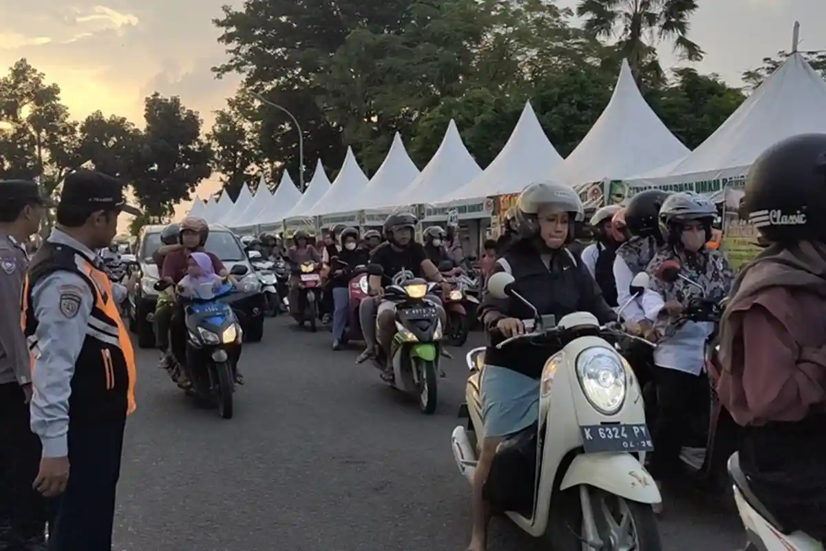 Ramainya Ngabuburit di Gebyar Ramadan Alun-alun Blora, Sediakan Berbagai Menu Buka Puasa