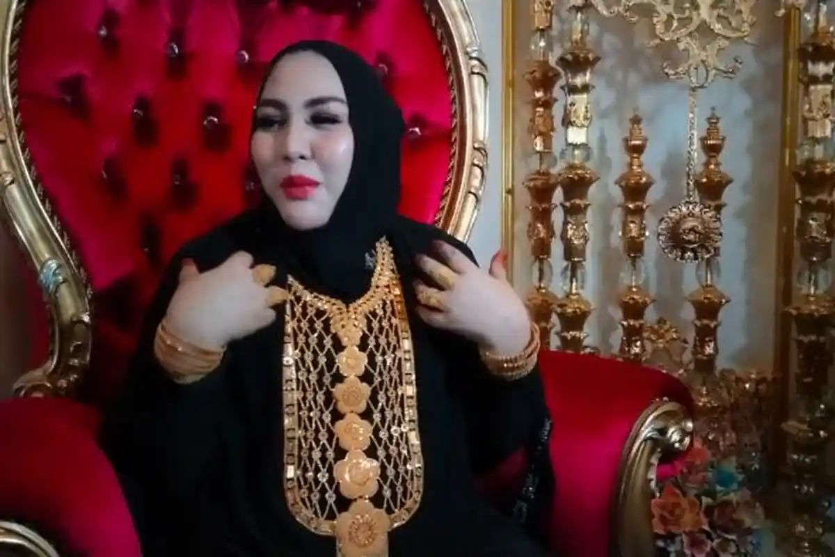 Intip Mewahnya Rumah Mira Hayati 'Emas Berjalan' di Makassar