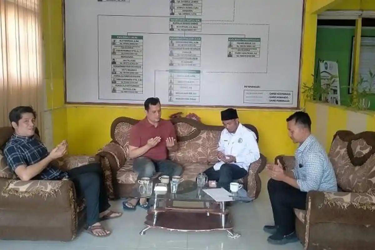 Dua Pengusaha Emas di Blangpidie Serahkan Zakat ke Baitul Mal Abdya