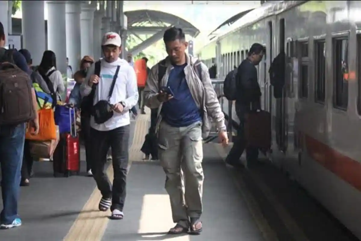 Selama Libur Natal dan Tahun Baru, KAI Daop 8 Surabaya Siapkan 62 Lokomotif dan 331 Kereta