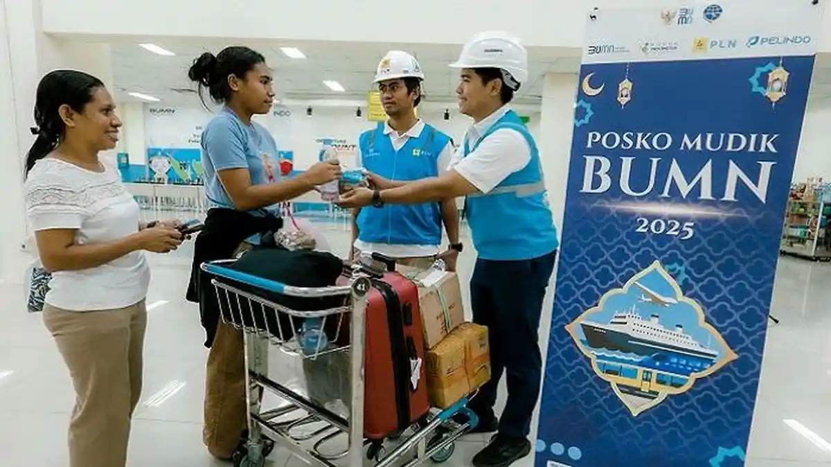 Kisah Petugas PLN Siaga Layani Masyarakat di Posko Mudik BUMN