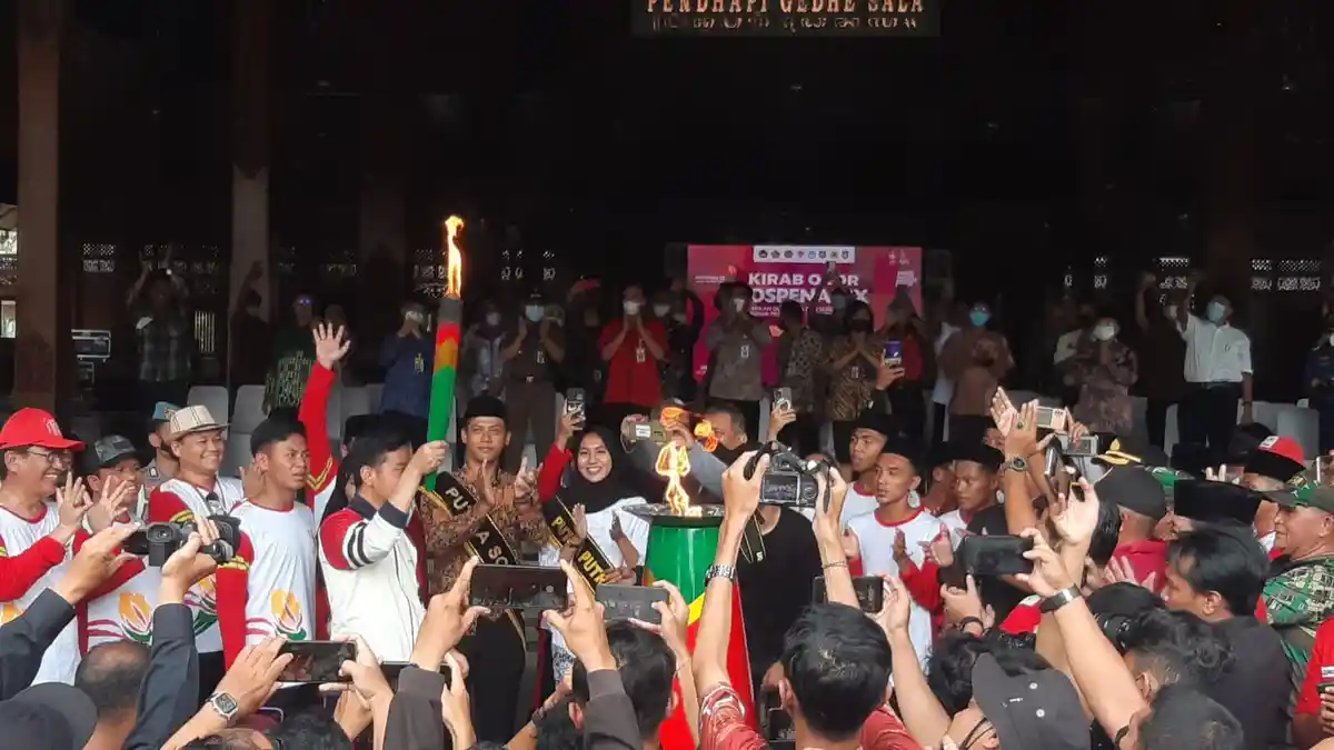 Obor Pospenas IX Tiba di Solo, Gibran: Semoga Lancar